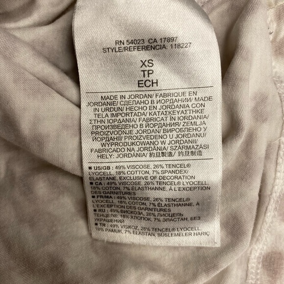 BANANA REPUBLIC LUXE TOUCH LIGHT PINK CHEETAH PRINT TOP SIZE XS - Picture 3 of 4